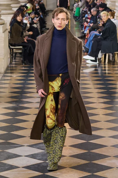 Look 43